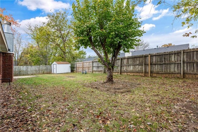 Building Photo - Remodeled 3 bedroom 2 bath in Fayetteville...