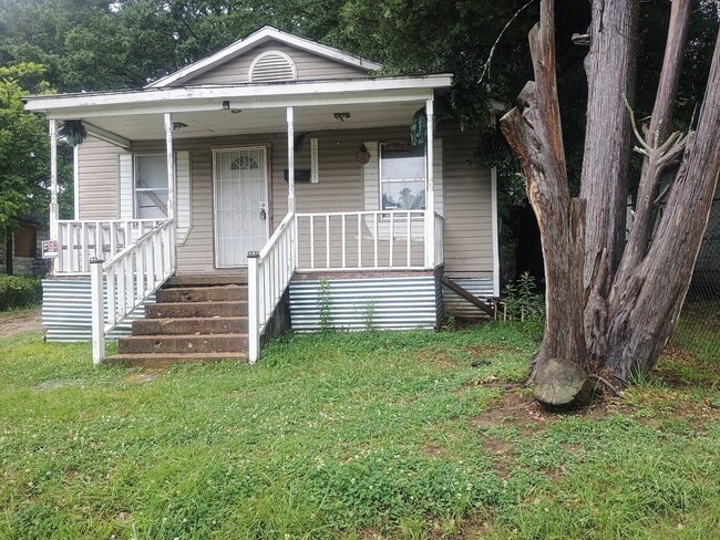 Building Photo - 1328 Perkins St
