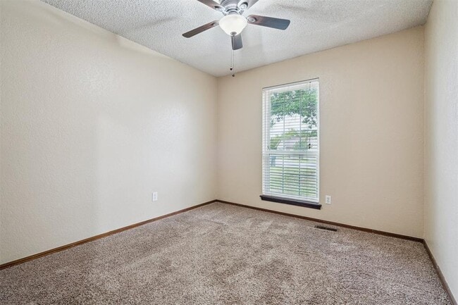 Building Photo - 16404 Del Mar Dr