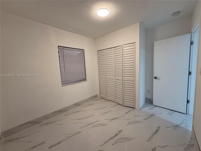 Building Photo - 2796 SW 34th Ct