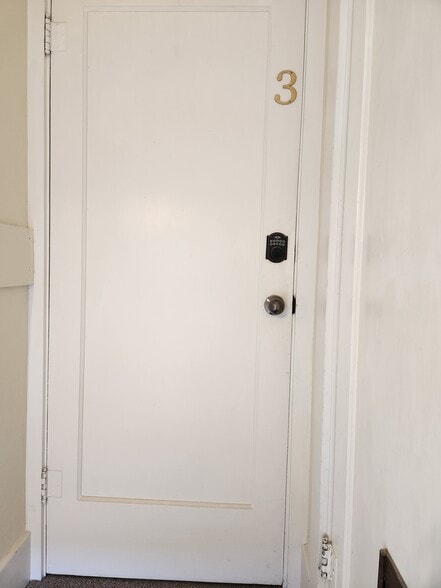 Building Photo - 204 E 3rd Ave