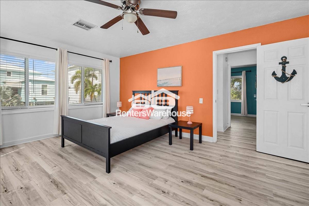 Building Photo - 13100 Boca Ciega Ave