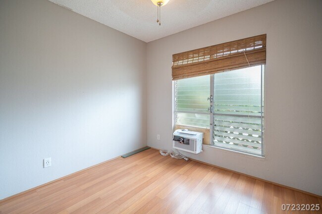 Building Photo - Move-In Ready! 3br, 2.5 ba in Makakilo, $3...