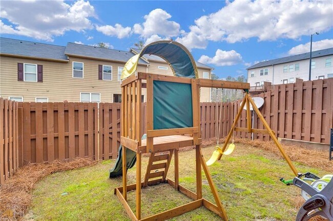 Building Photo - 413 Fern Bay Dr SW