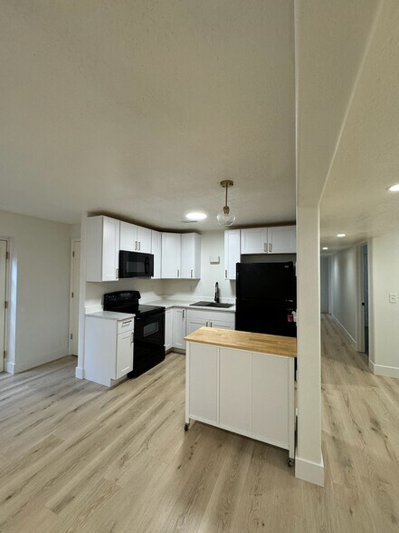 Building Photo - 1218 Fort Dr