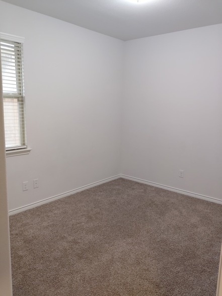 Building Photo - 2304 Pyrite Dr