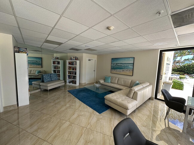 Building Photo - 5420 N Ocean Dr