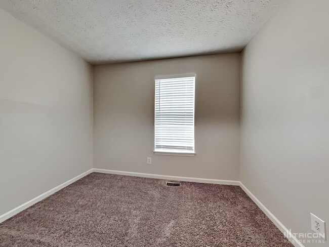 Building Photo - 102 Thornwood Dr