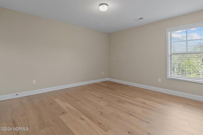 Building Photo - 204 Sandy Springs Rd