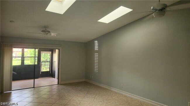 Building Photo - 2074 Pine Isle Ln