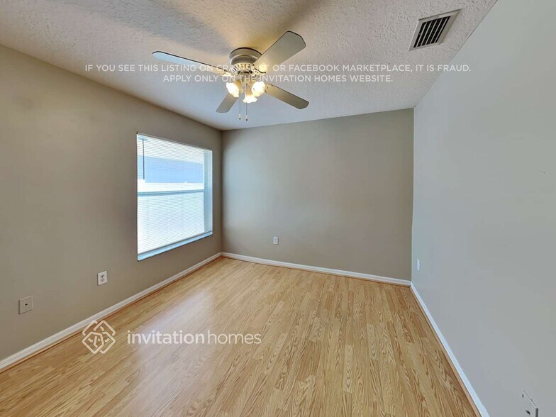 Building Photo - 10037 Creek Bluff Dr