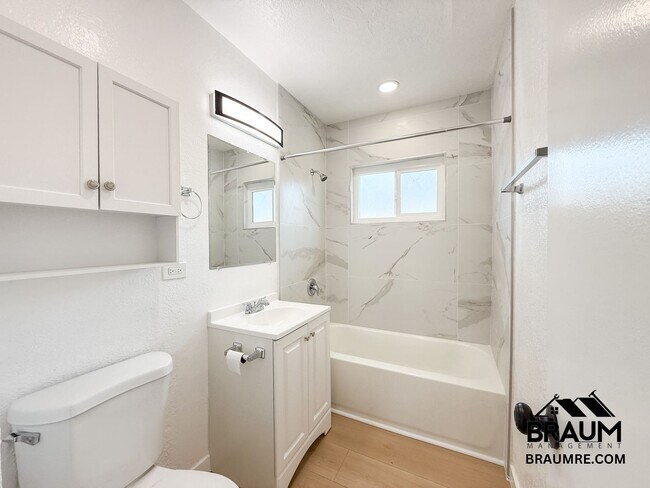 Building Photo - 4636 Laurel Canyon Blvd