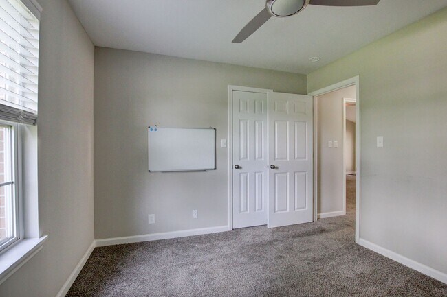 Building Photo - 2104 Pea Ridge Rd