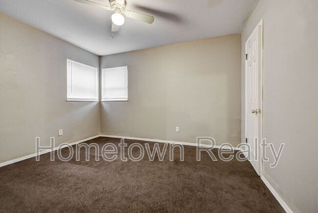 Building Photo - 1833 NE 51st St