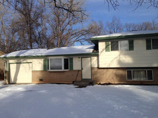 Primary Photo - 1404 Brentwood Dr