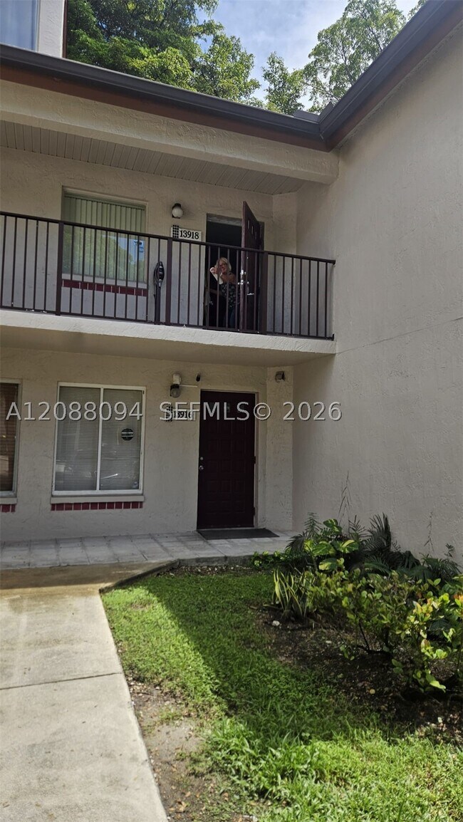 Building Photo - 13918 SW 91st Terrace