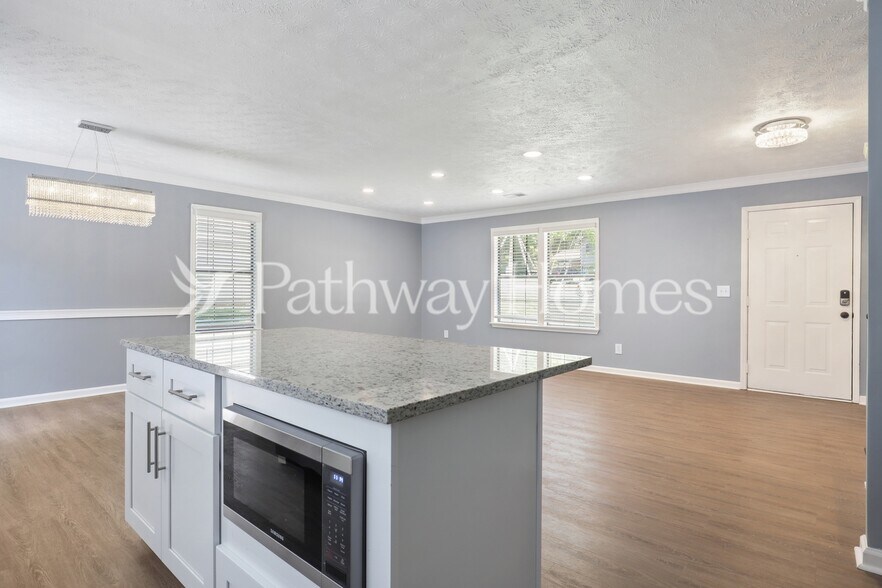 Building Photo - 4254 Southvale Dr