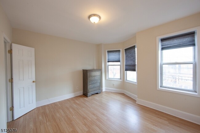 Building Photo - 409 Washington Ave