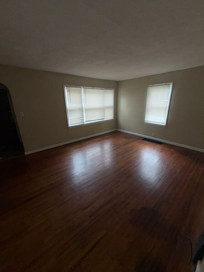 Building Photo - 730 Bayard Park Dr