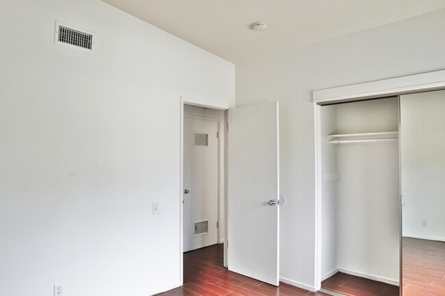 Building Photo - 27400 Hombria Dr