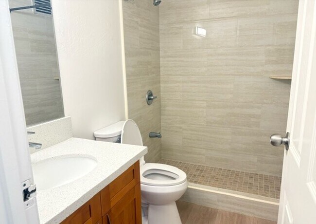 Building Photo - Kahe Kai - Two Bedroom