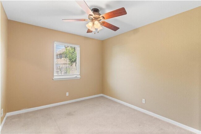 Building Photo - 3810 Hillside Dr