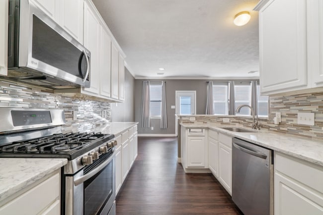 Building Photo - 17139 Oakwood Chase Dr