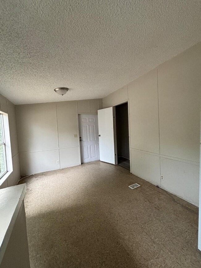 Building Photo - 307 Marcus crt