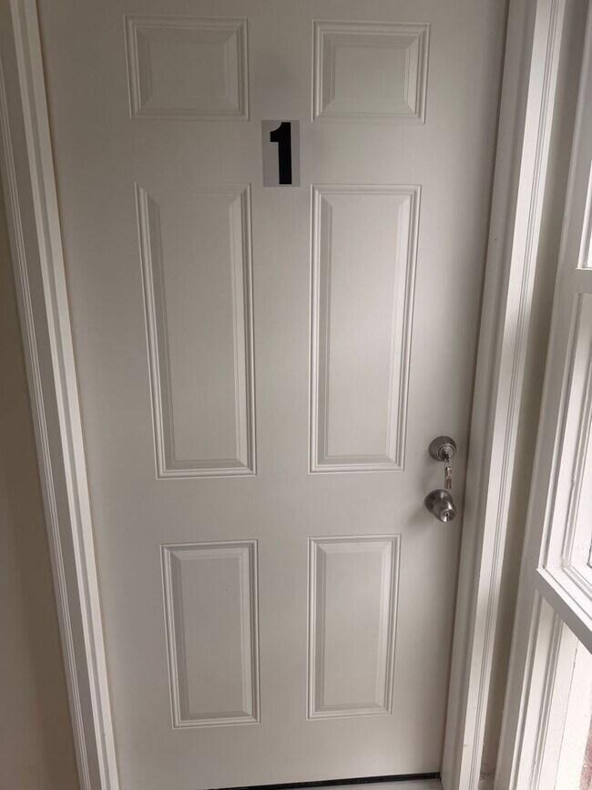 Building Photo - 1439 Nightingale Rd