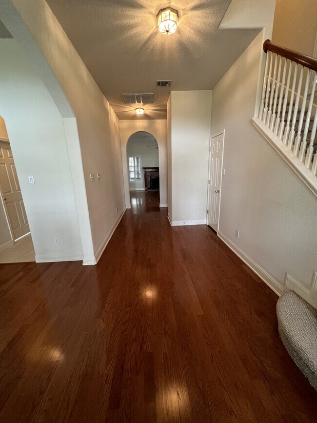 Building Photo - Spacious 3 bed, 2 bath in Plum Creek