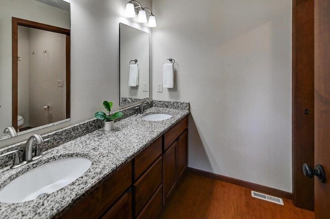 Building Photo - 15 Bellingrath Ct