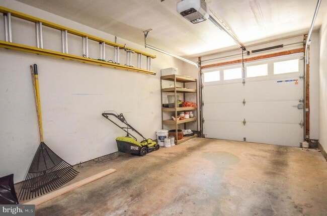 Building Photo - 13776 Lambertina Pl