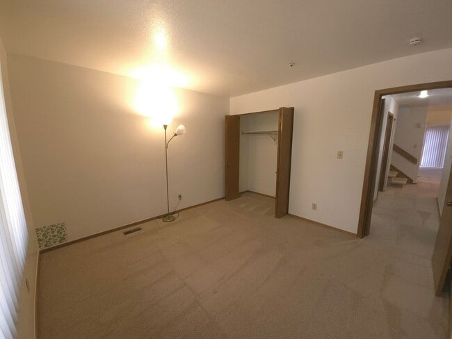 Building Photo - Secured Building with covered parking!