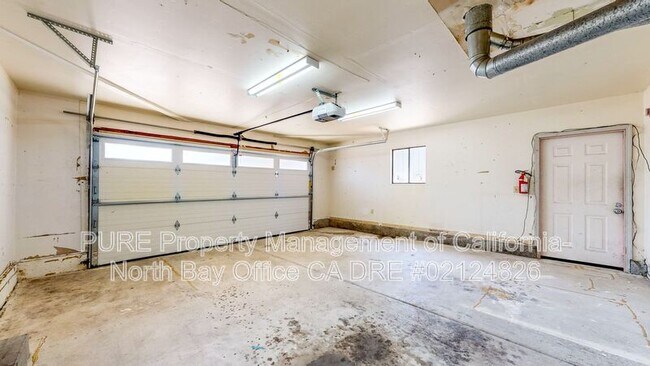 Building Photo - 7474 Mercedes Way