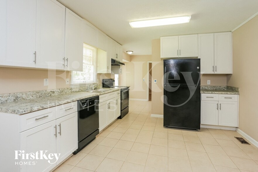 Building Photo - 1348 Yates Ave