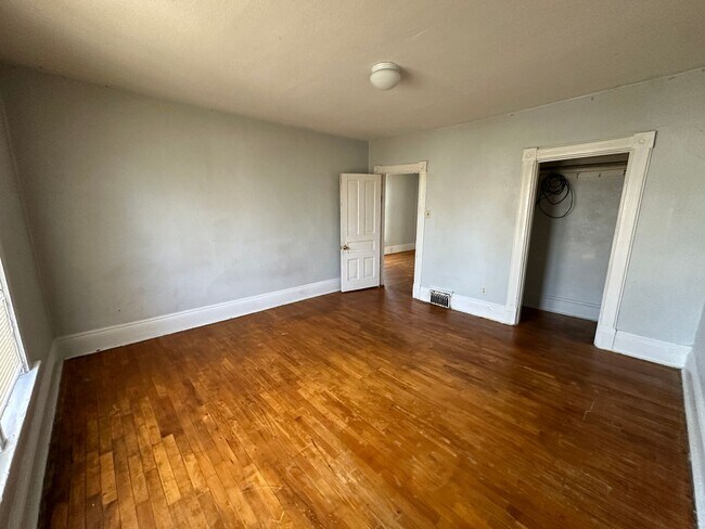 Building Photo - 227 Orange St