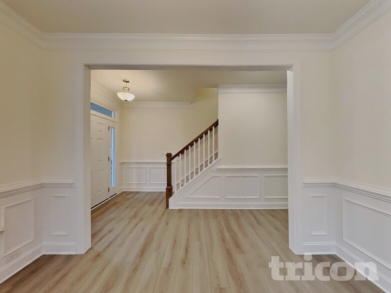 Building Photo - 129 Stallion Way