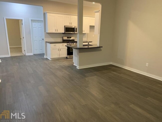 Building Photo - 6234 Collins St NE