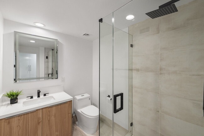 Building Photo - 1118 3rd St