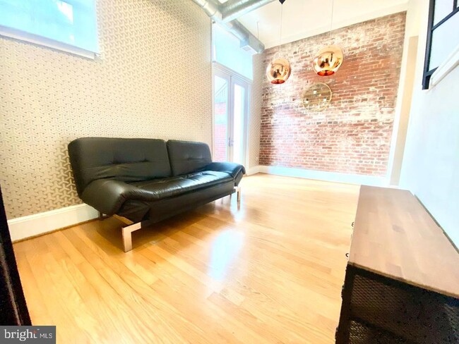 Building Photo - 2035 2nd St NW