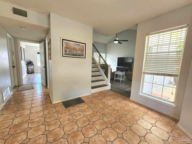 Building Photo - 589 Bobwhite Pl