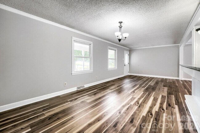 Building Photo - 221 Eden Cir