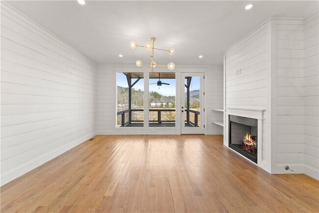 Building Photo - 35 Cottonwood St