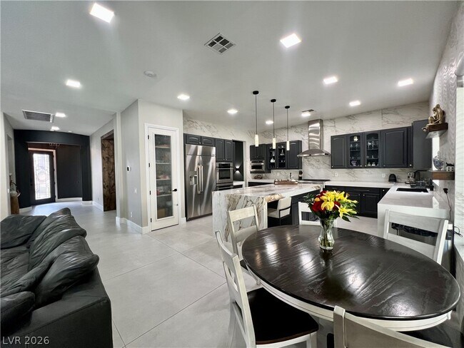 Building Photo - 11544 Bohemian Forest Ave