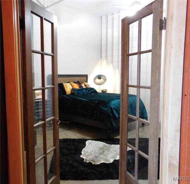 Building Photo - 701 N 15th St