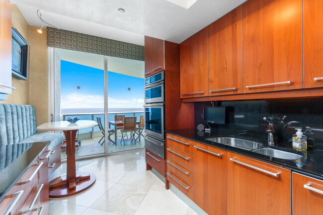 Building Photo - 1600 S Ocean Blvd