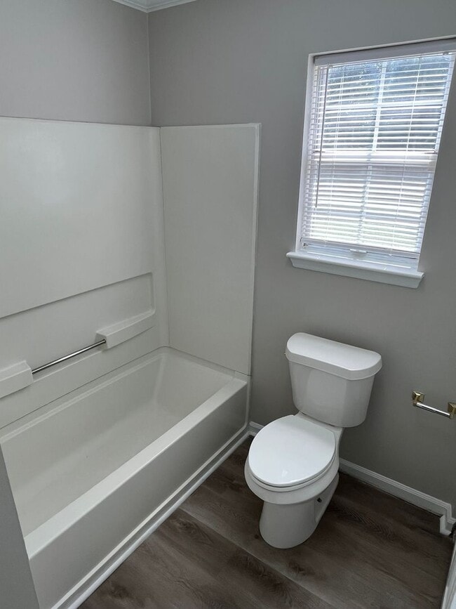 Building Photo - Updated 3 Bed + Loft with Large Garage in ...