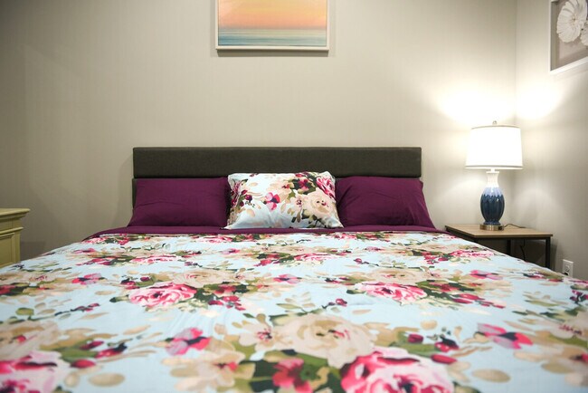 Building Photo - 155 Labelle St