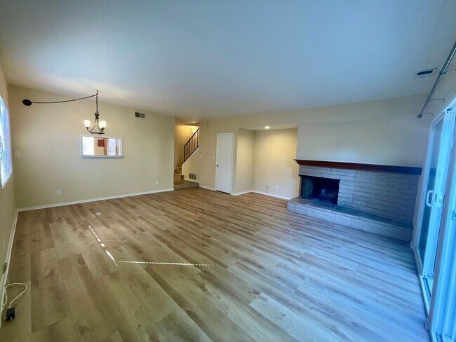 Building Photo - 755 Firenze Pl