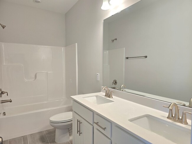 Building Photo - Brand New 4 Bedroom 3 Bathroom Single Fami...